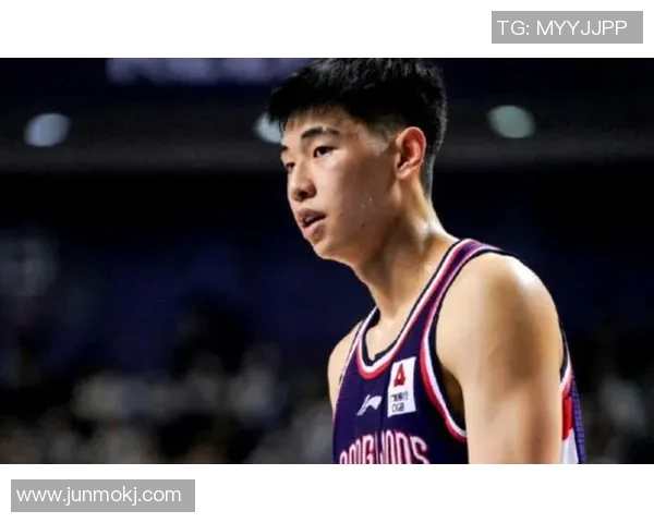 猛龙队后卫因伤下场，球队战力受损，季后赛之路风雨飘摇